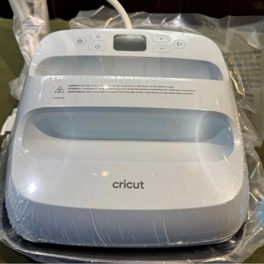 Cricut Heat Press Machine Easy Press 3 - 12”x10” Zen Blue Brand New open Box i
